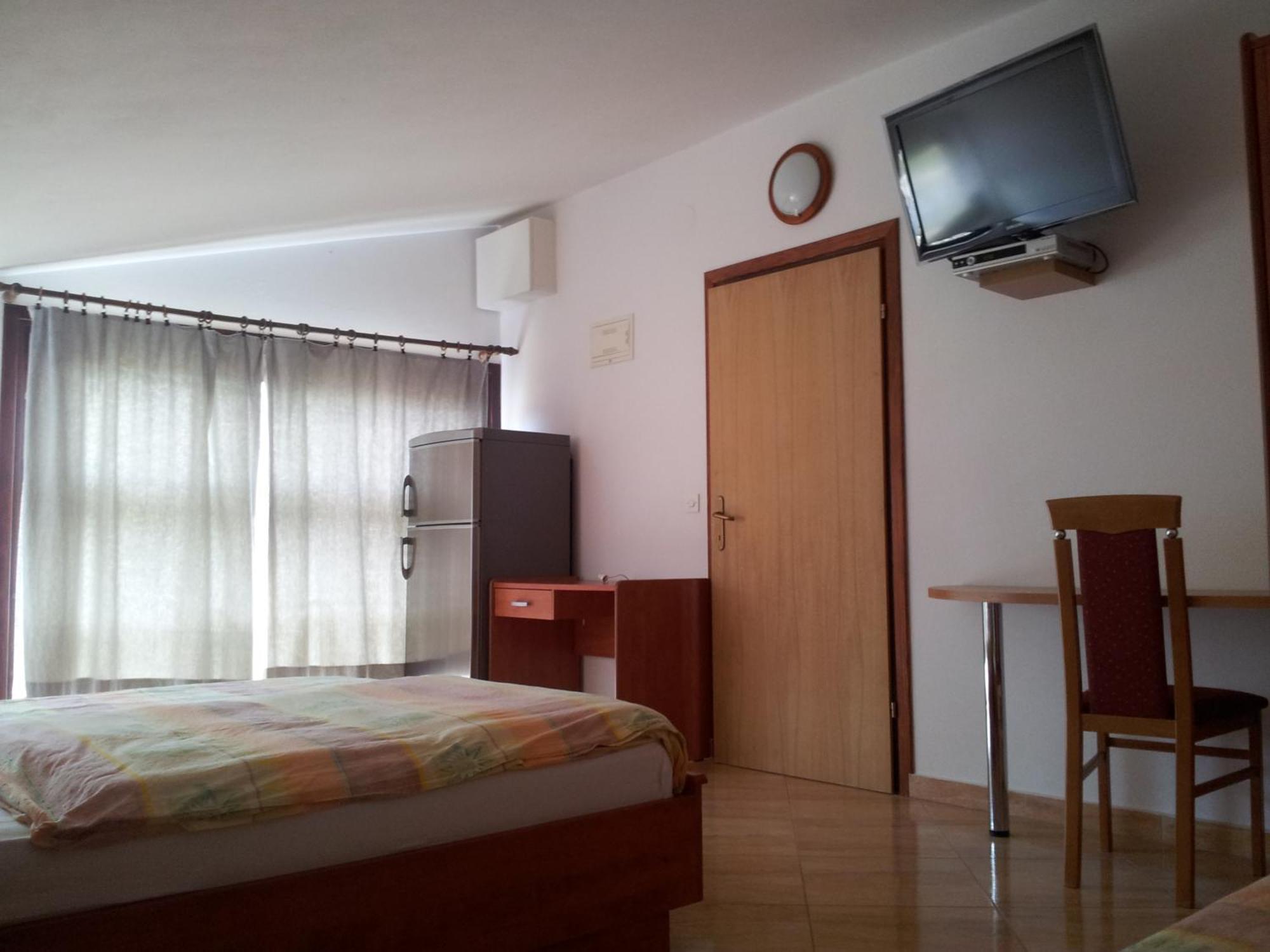 Rooms Nadia Stara Baška Стая снимка