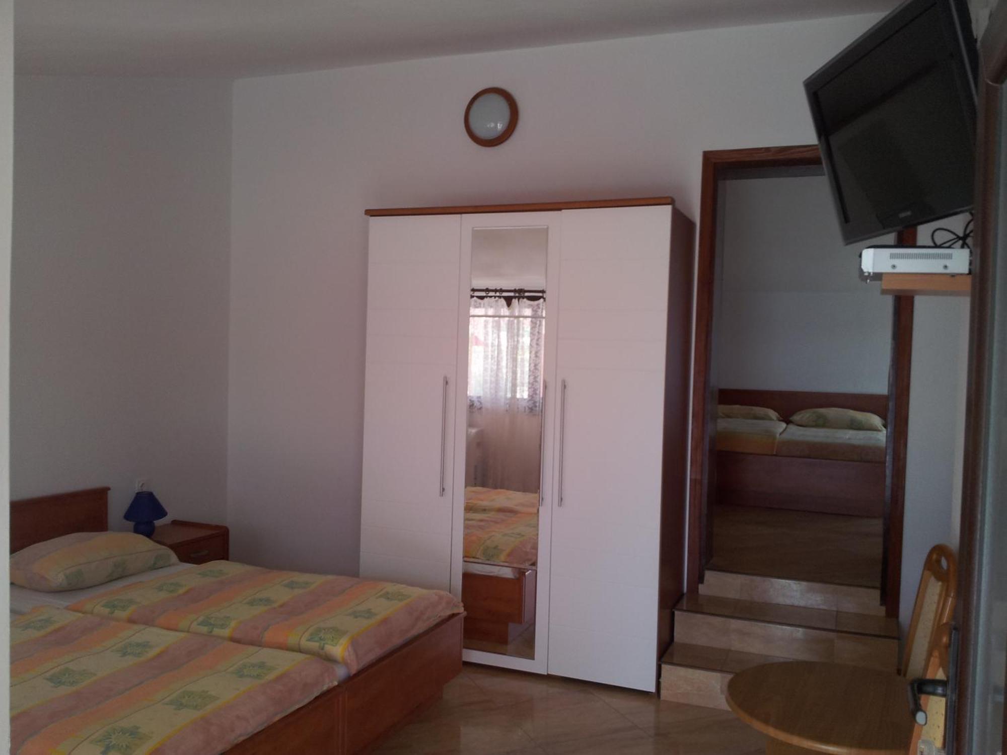 Rooms Nadia Stara Baška Стая снимка