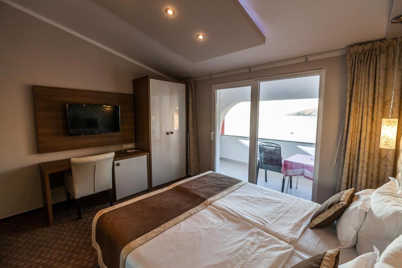 Rooms Nadia Stara Baška Стая снимка